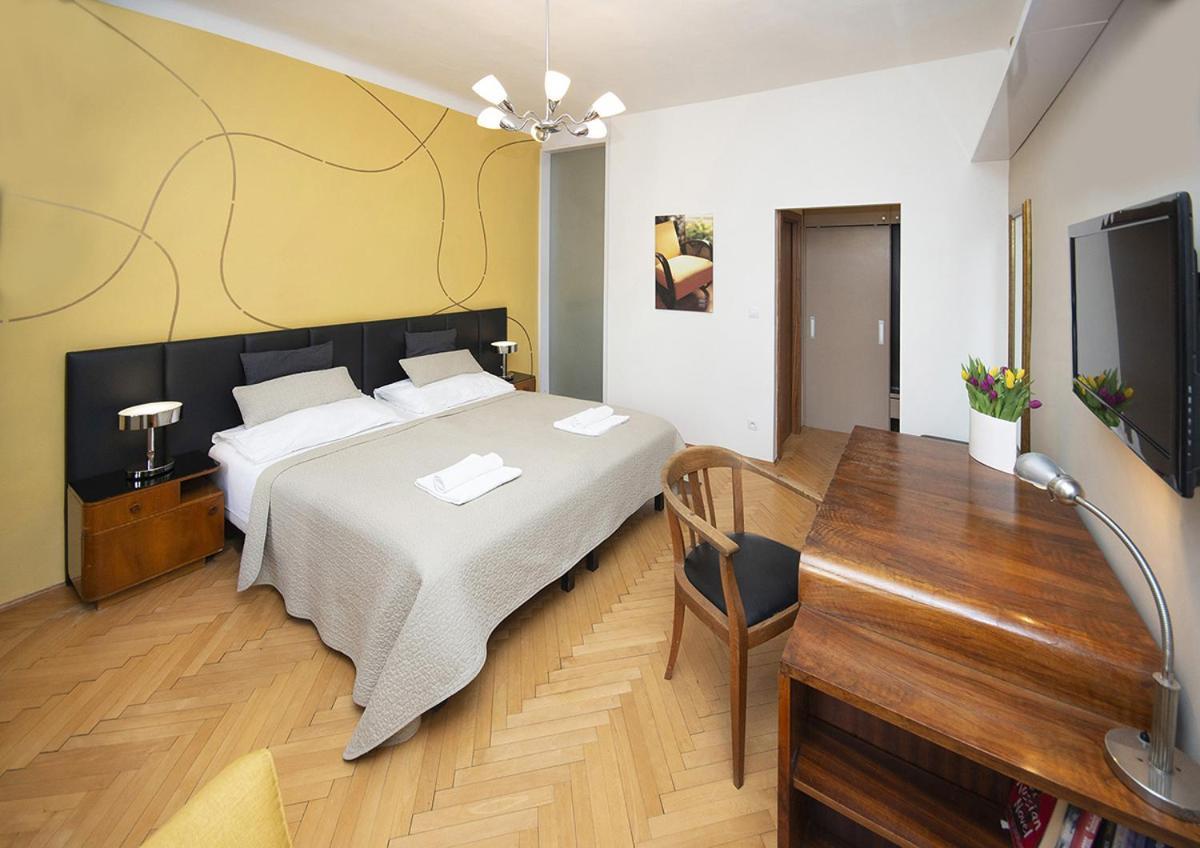 Bed&Breakfast & Apartment Klafe Brno Exterior foto